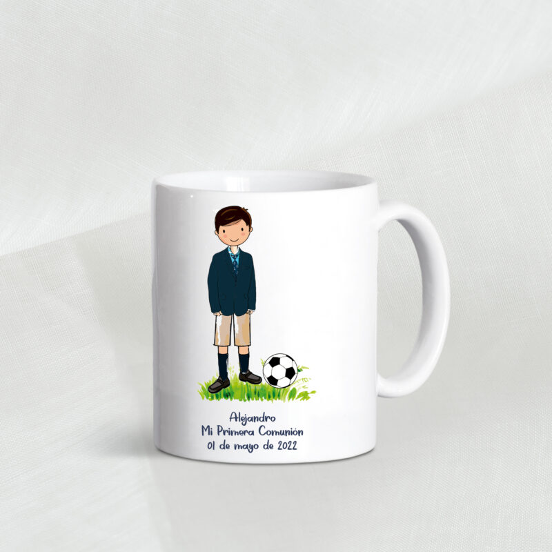 Taza de Comunión personalizada con dibujo de un niño vestido con chaqueta azul marino  y pantalón corto y corbata con anclas