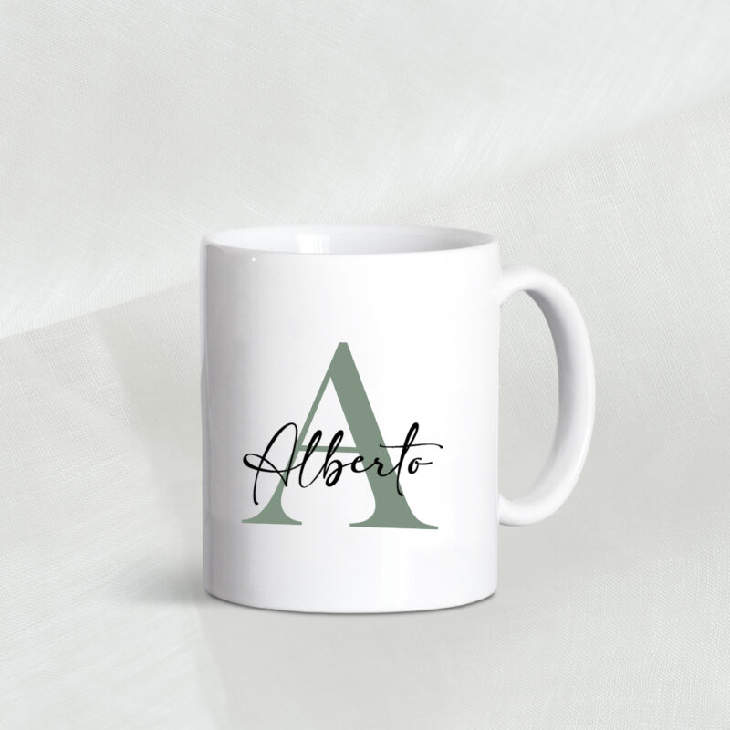 Taza personalizada inicial y nombre