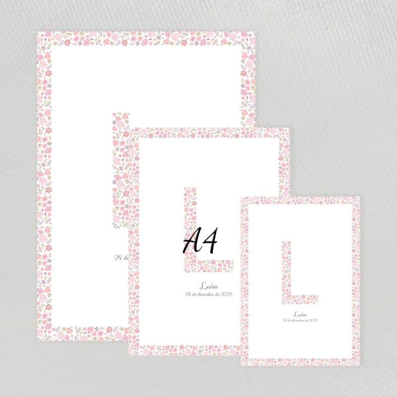Lamina decorativa personalizada con inicial y marco con fondo de flores claritas disponible en varias medidas opción marco de madera color blanco