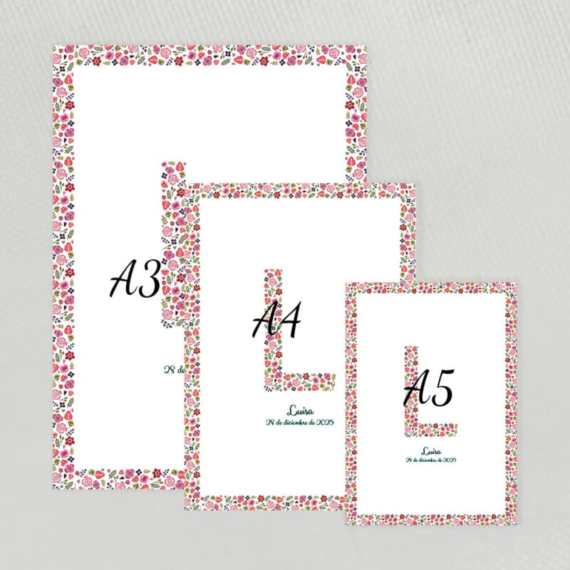 Lamina decorativa personalizada con inicial y marco con fondo de flores tonos rosa fuertes disponible en varias medidas opción marco de madera color blanco