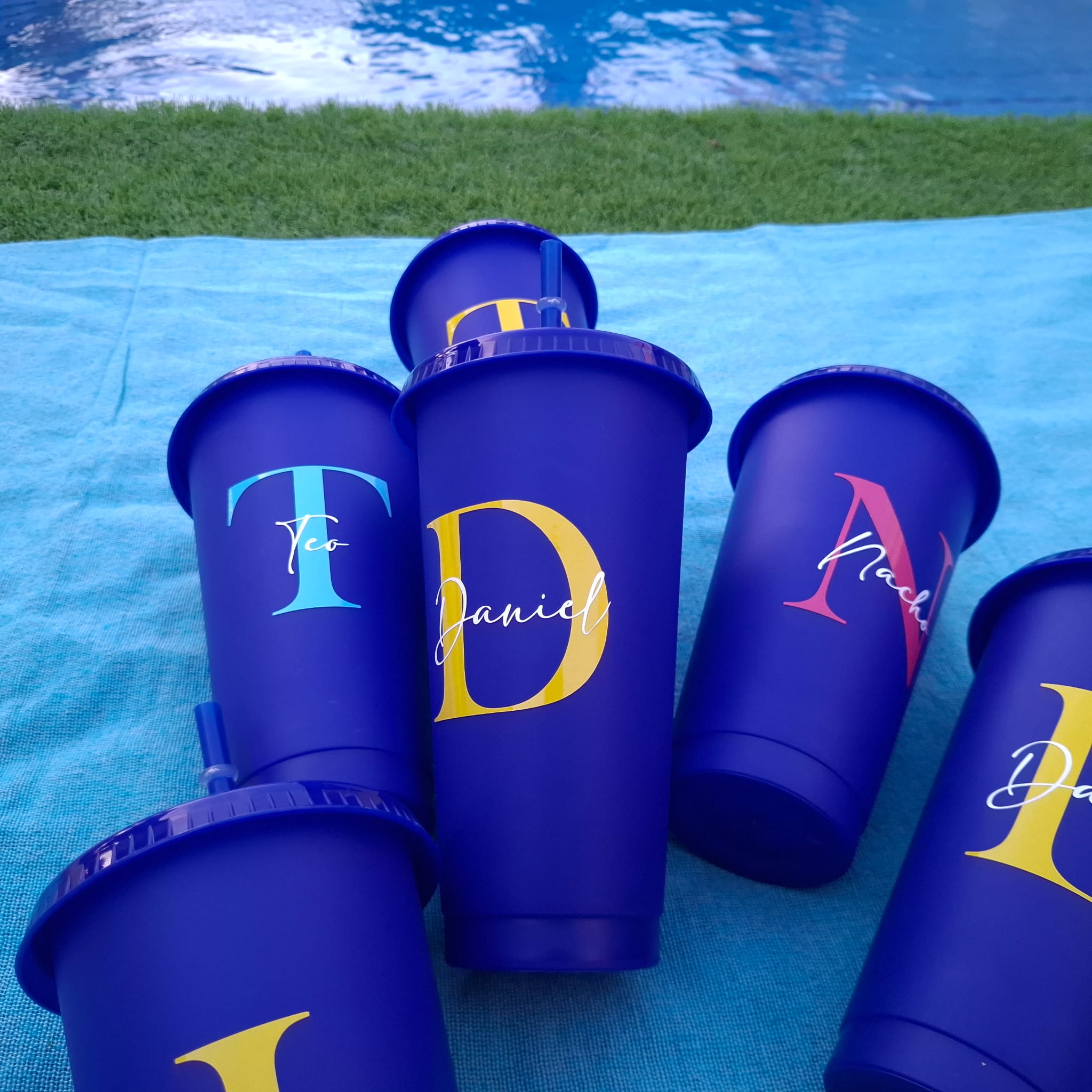 Vasos reutilizables azules