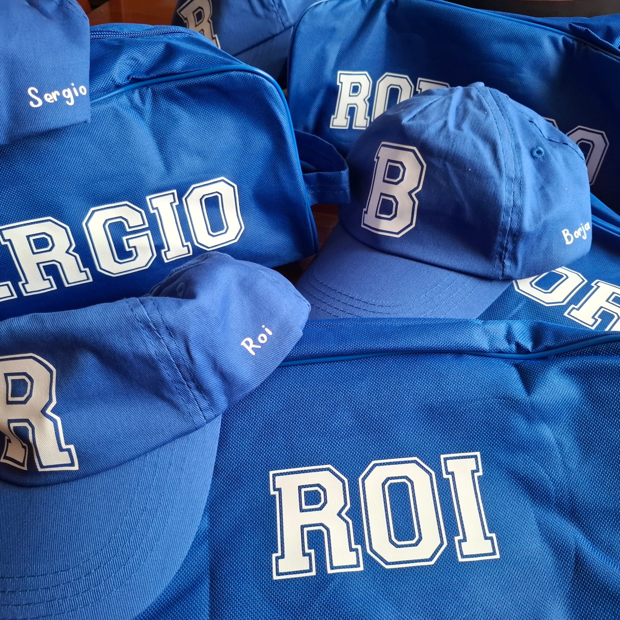 Pack Zapatillero, gorra y botella Personalizada - Imagen 7