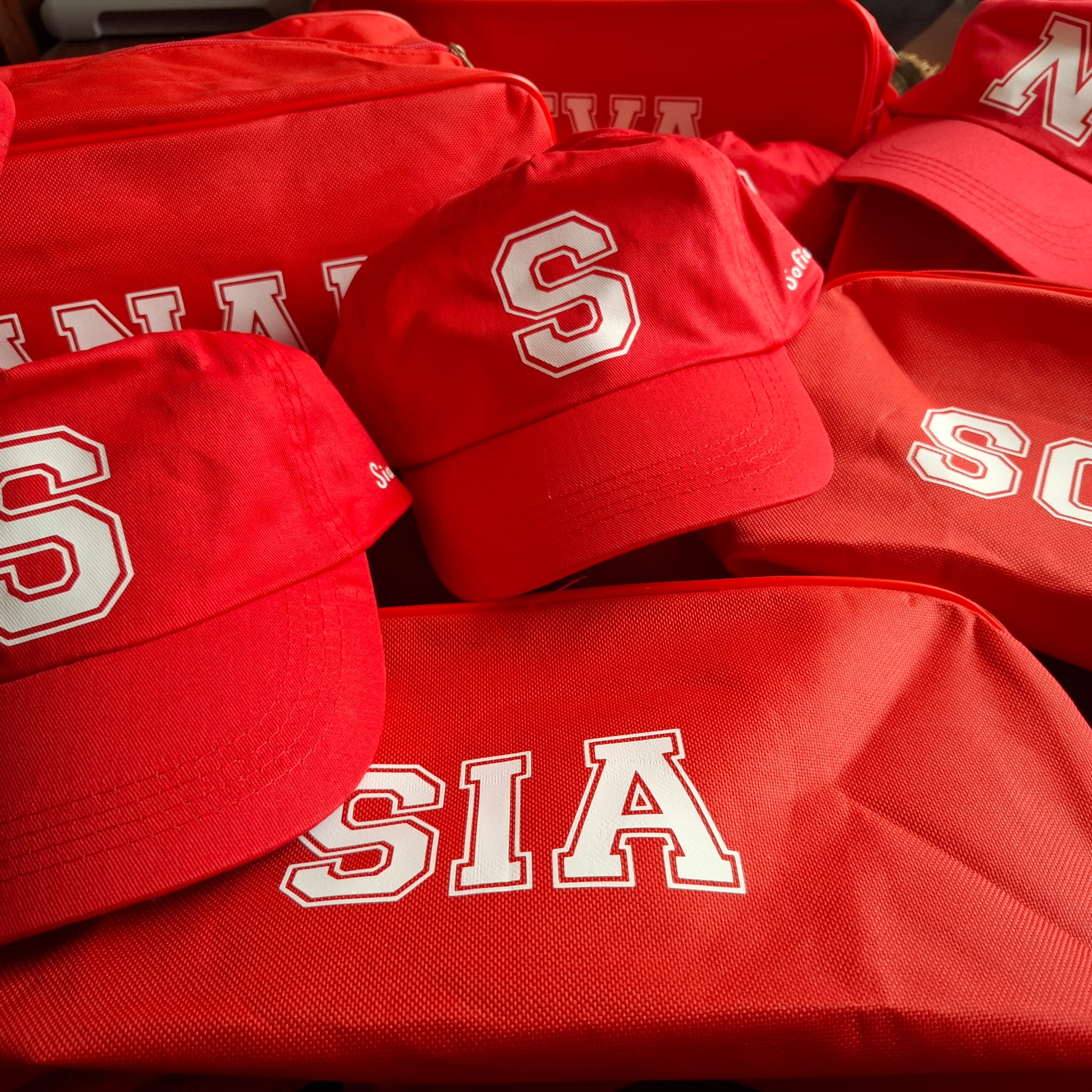 Pack Zapatillero, gorra y botella Personalizada - Imagen 6